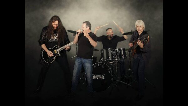 Vidéo live filmée le 08.12.2017 à "La Bille". Medley de cinq titres: "Not too late",…